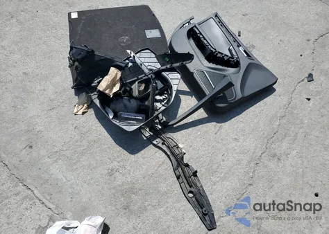 2013 Audi A4 Premium Plus z USA, uszkodzony, nr VIN WAUEFAFL8DA168977